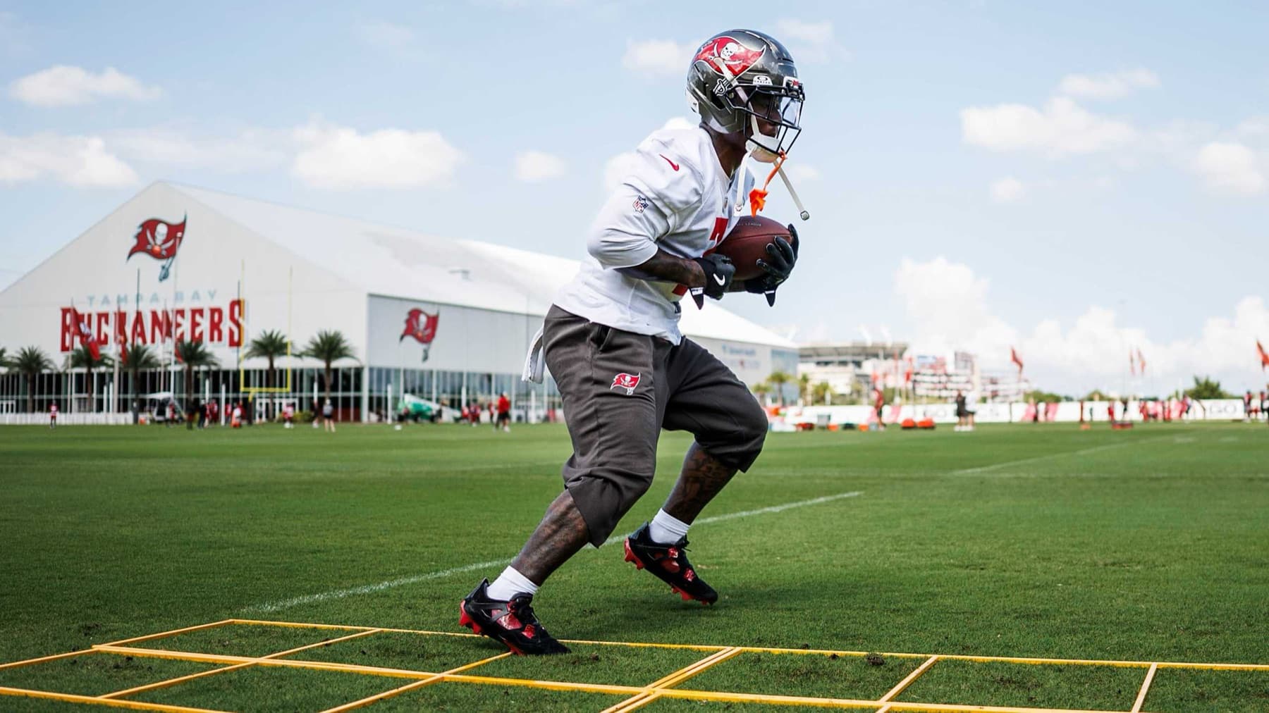 Bucky Irving running a drill at Tampa Bay Buccaneers training camp in 2026
