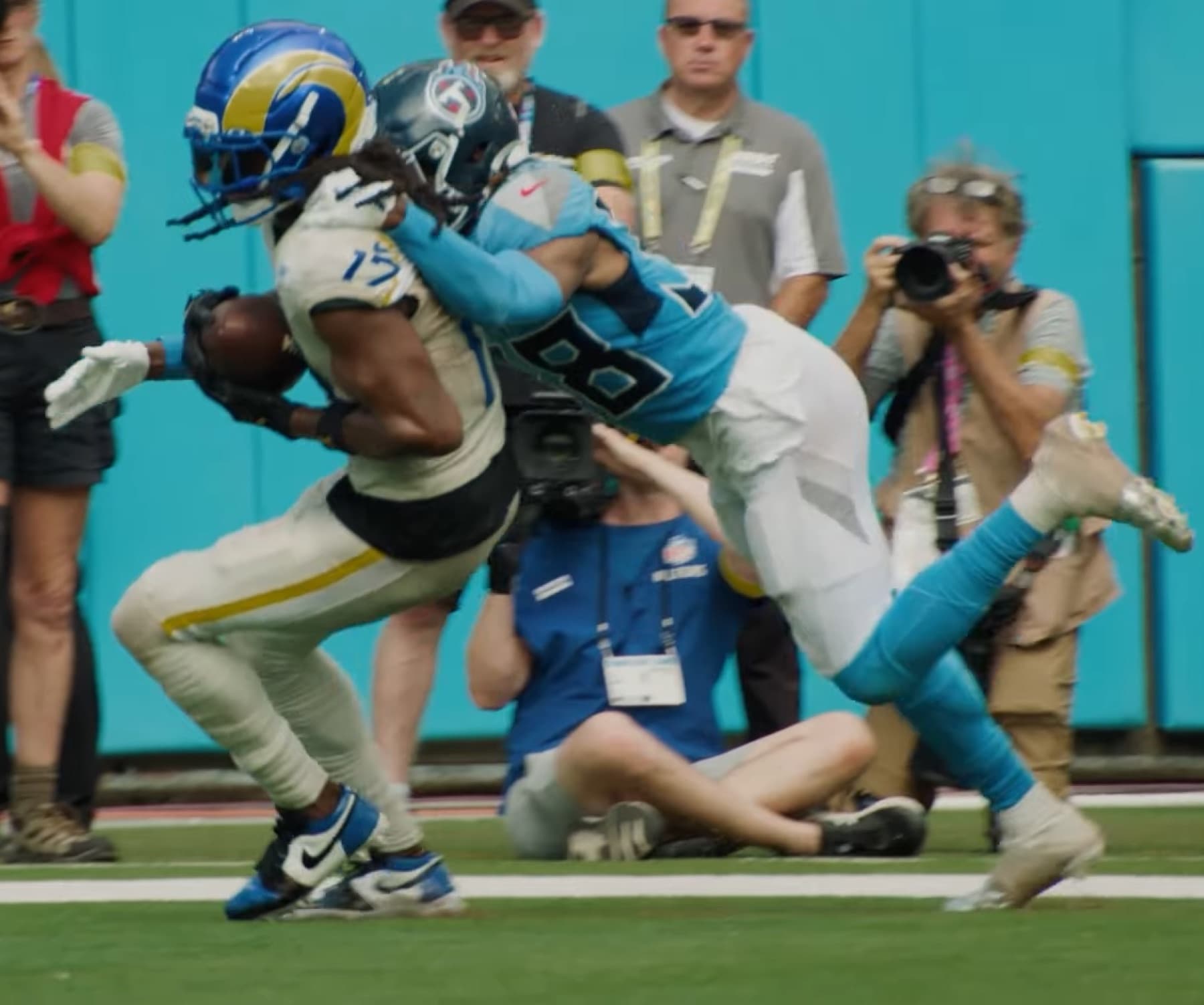 Davante Adams carrying the ball for the Los Angeles Rams against the Tennessee Titans