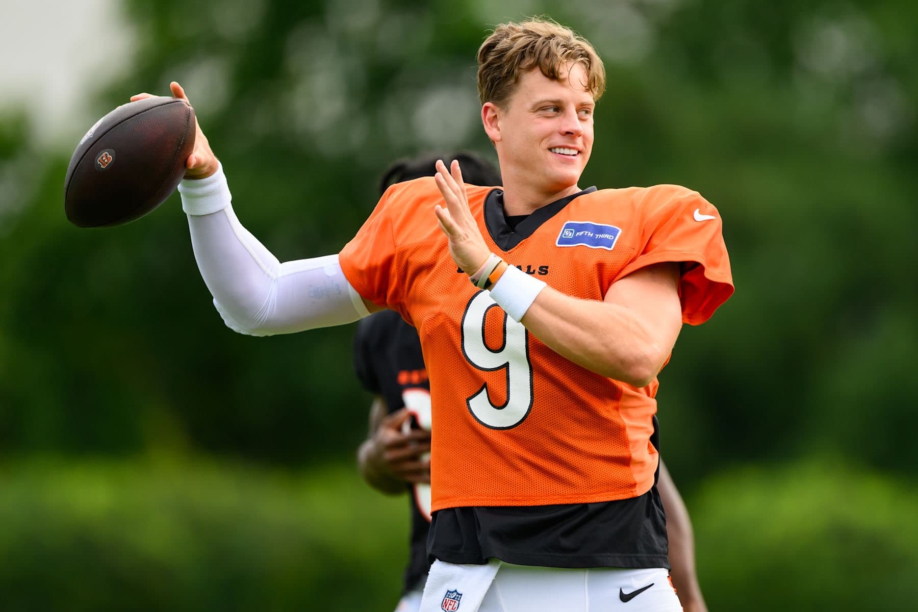 Joe Burrow throwing at Cincinnati Bengals training camp in 2026