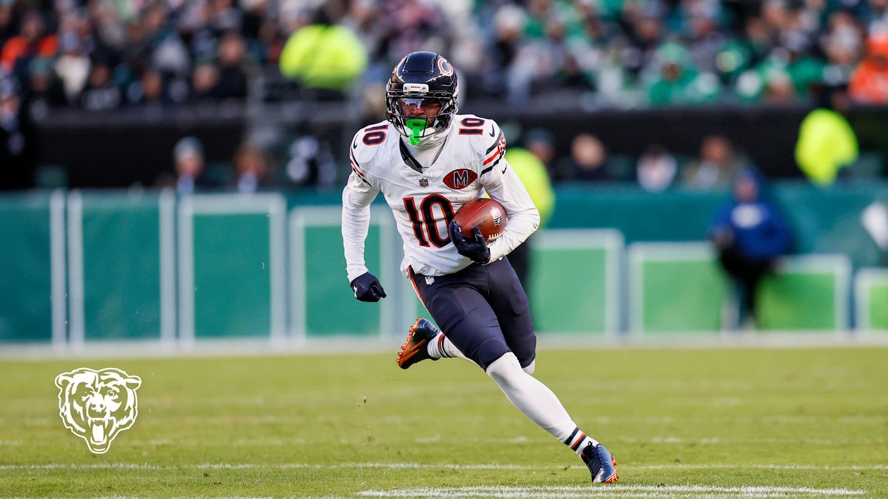 Luther Burden III running after a catch for the Chicago Bears