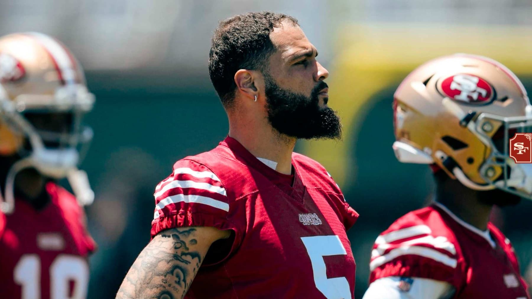 Mike Evans in a San Francisco 49ers practice jersey at 2026 OTAs